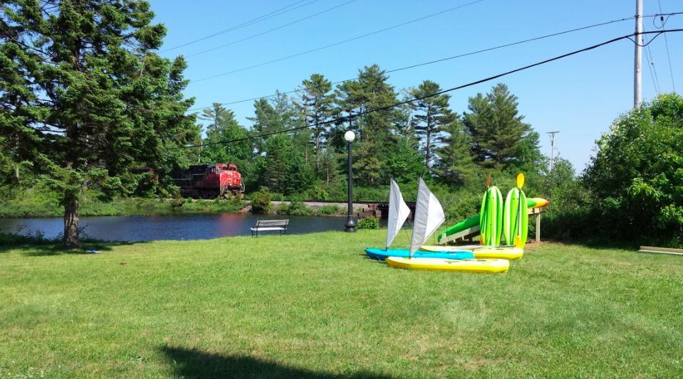Bear Paw Inn Michigamme Exteriör bild